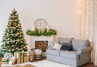DO Decorate For The Holidays When Your Home Is For Sale - Naylor ...